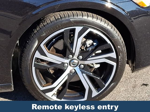 Used 2024 Volvo S60 B5 Core image 10