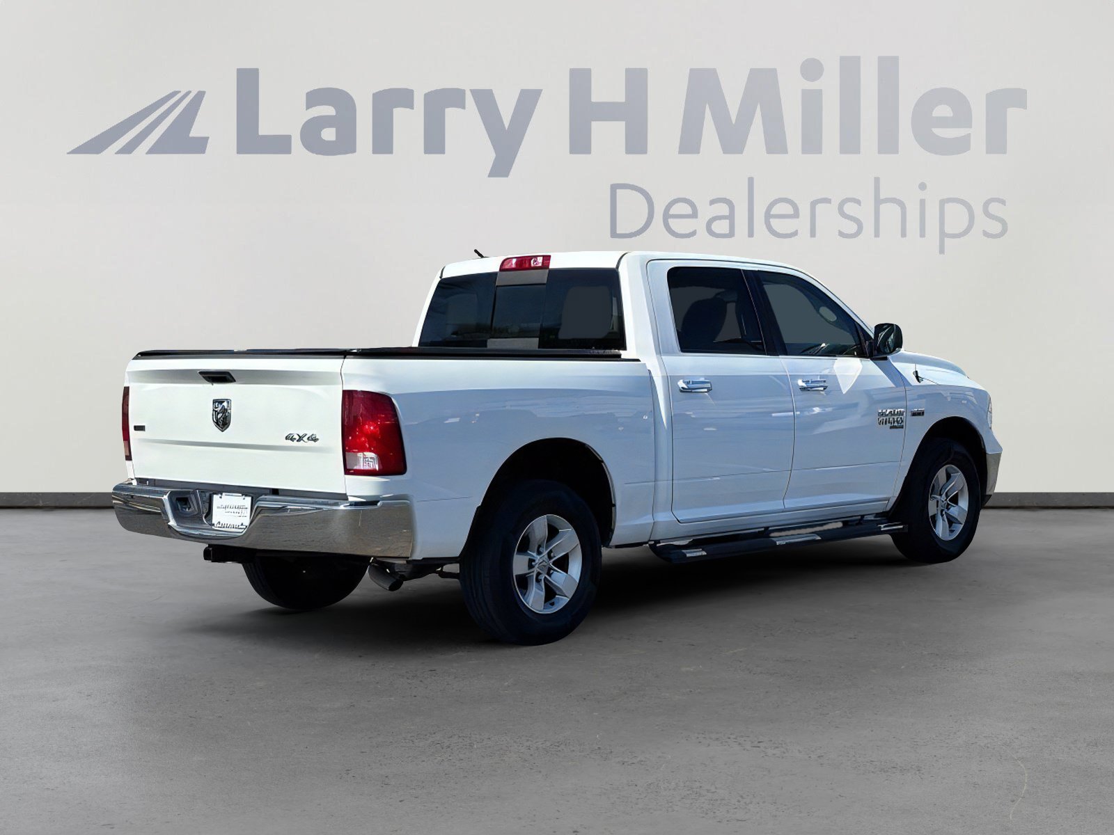 Used 2019 RAM 1500 Classic SLT w/ Luxury Group AWD/4WD image 9