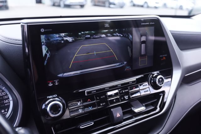 Used 2020 Toyota Highlander Platinum AWD/4WD image 32