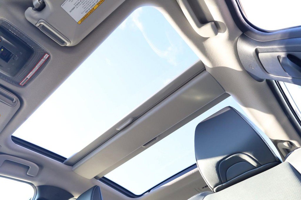 New 2026 Toyota Prius Plug-In Hybrid image 9