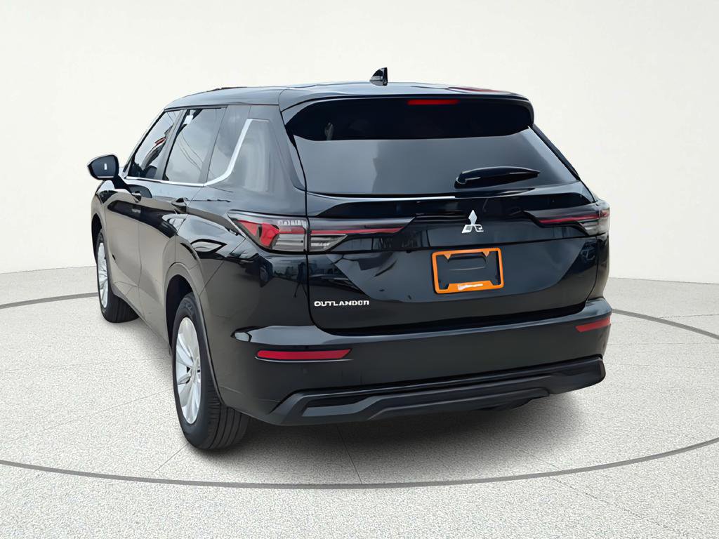 New 2026 Mitsubishi Outlander ES image 5