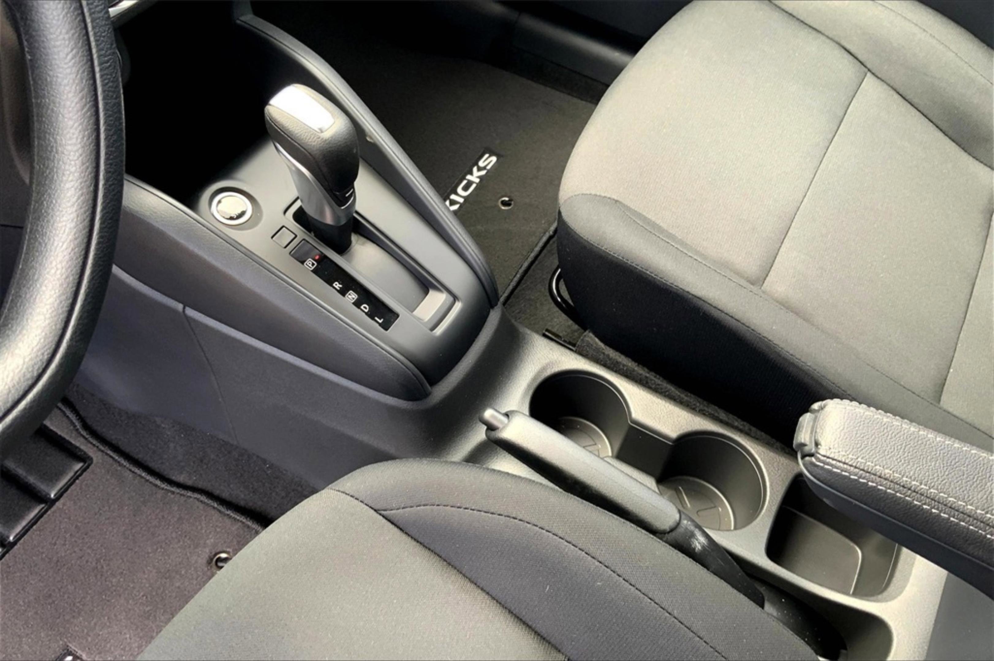 New 2025 Nissan Kicks Play S image 9