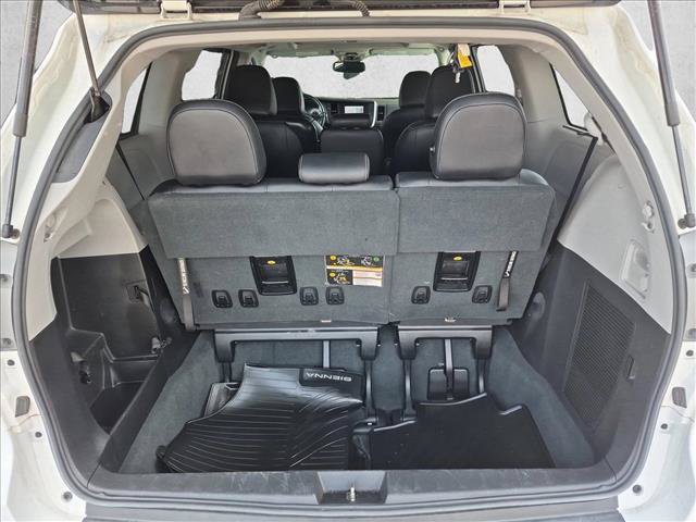 Used 2020 Toyota Sienna SE w/ SE Preferred Package FWD image 7