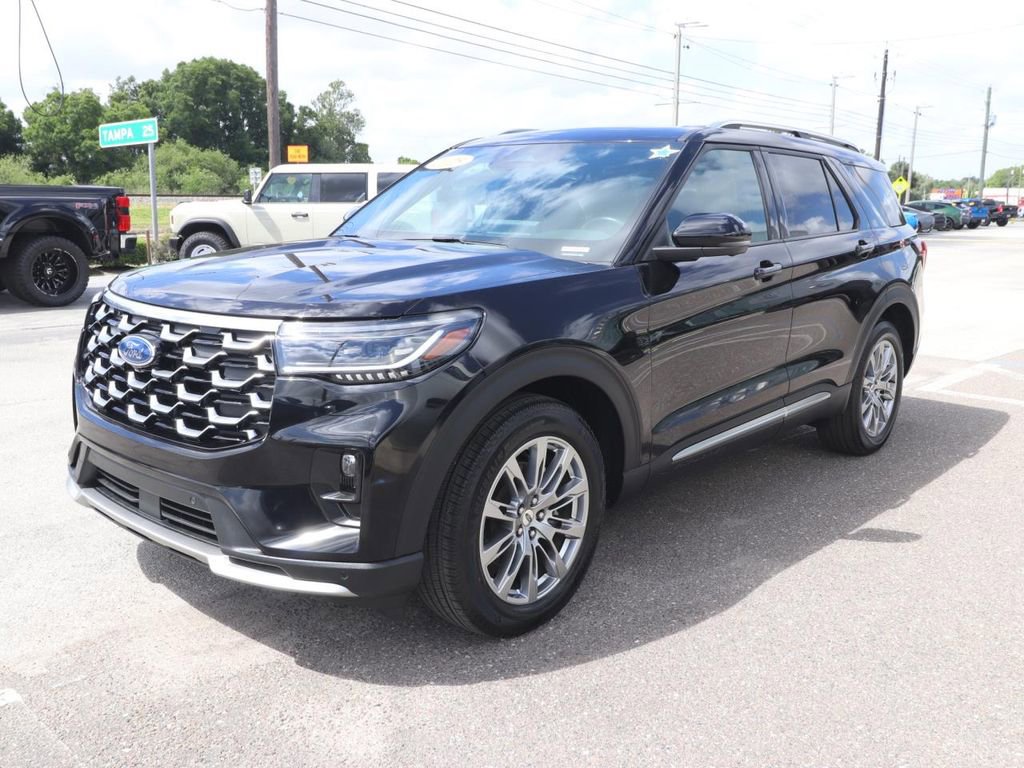 Certified 2025 Ford Explorer Platinum RWD image 3