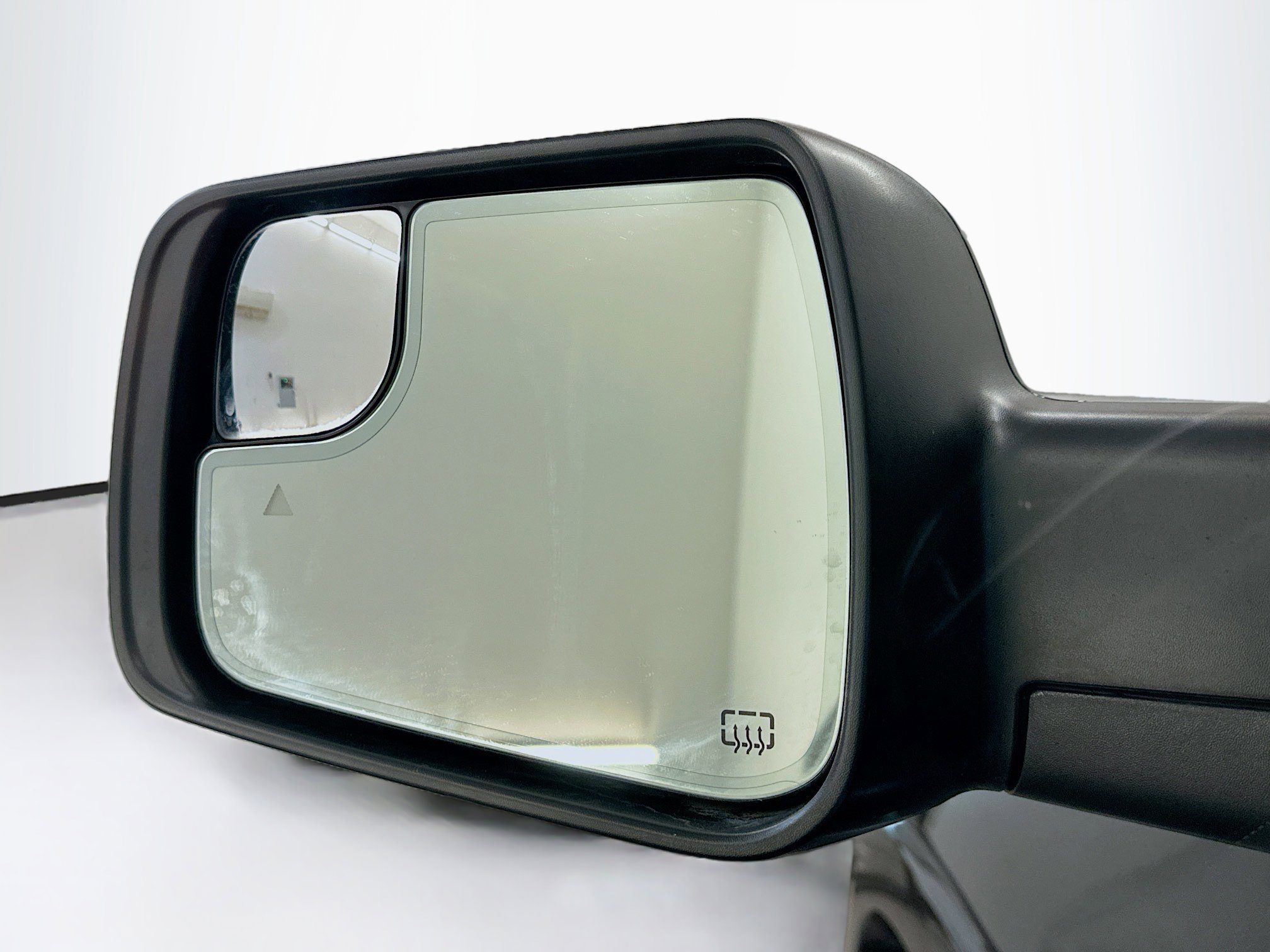 Used 2022 RAM 1500 Laramie w/ Sport Appearance Package image 16