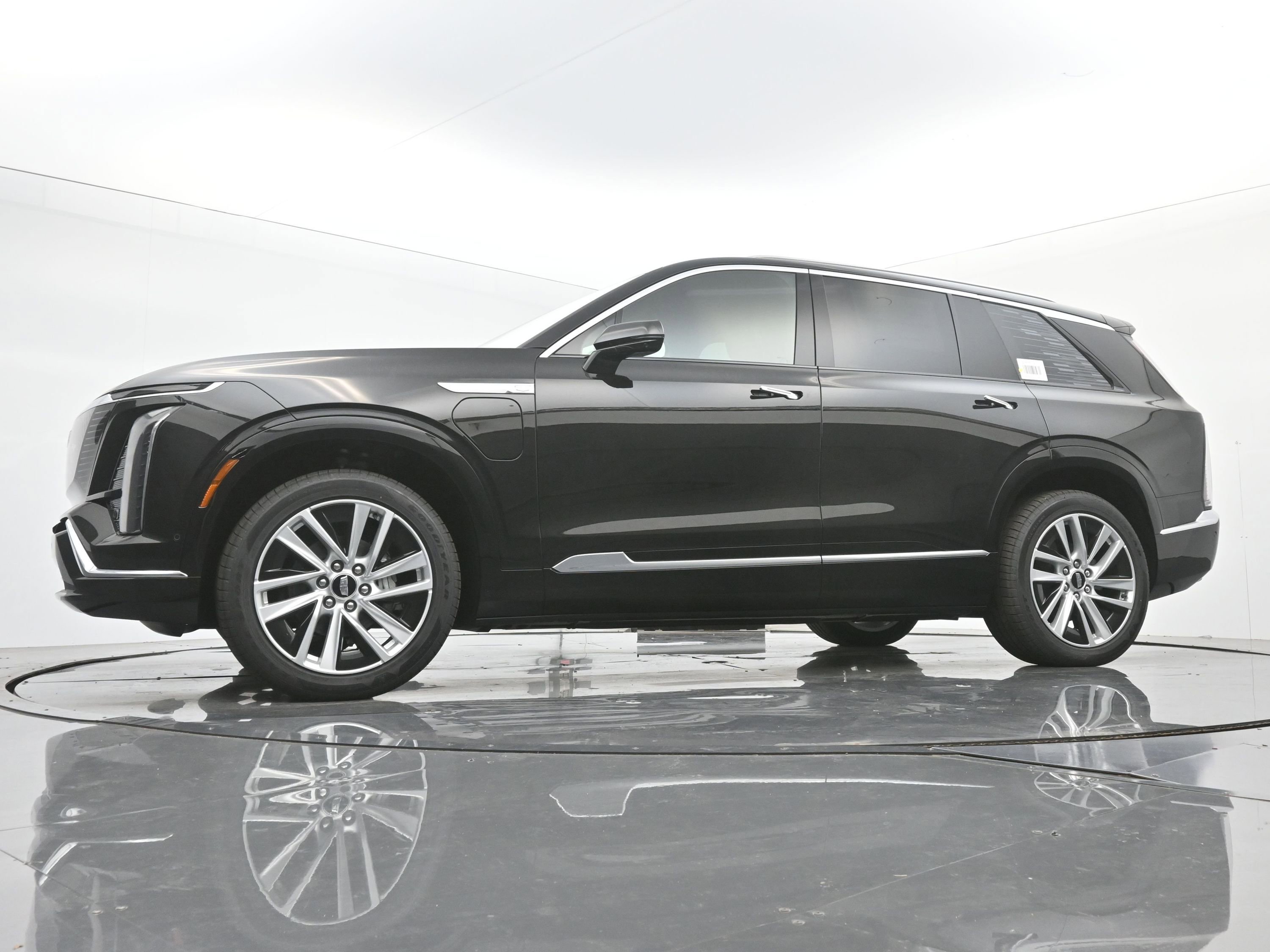 New 2026 Cadillac Vistiq Luxury w/ LPO, Floor Liner Package image 16