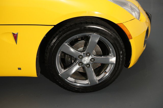 Used 2007 Pontiac Solstice GXP w/ Premium Package RWD image 32