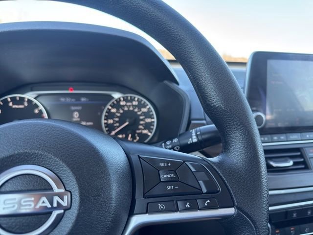 Used 2024 Nissan Altima 2.5 SV image 11