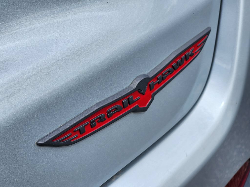 Used 2025 Jeep Compass Trailhawk AWD/4WD image 31