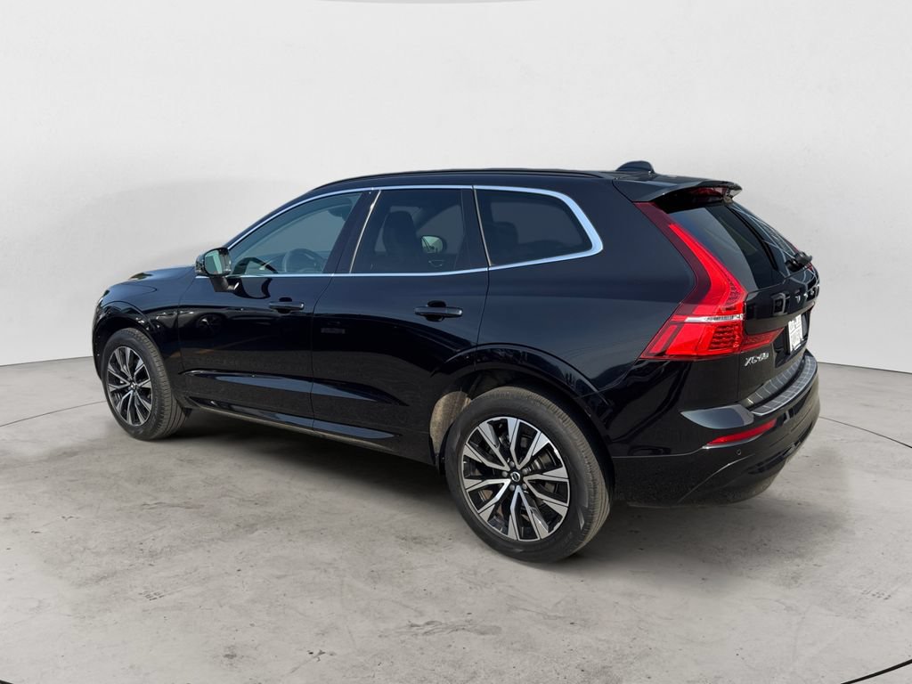 Certified 2023 Volvo XC60 B5 Core w/ Climate Package AWD/4WD image 4