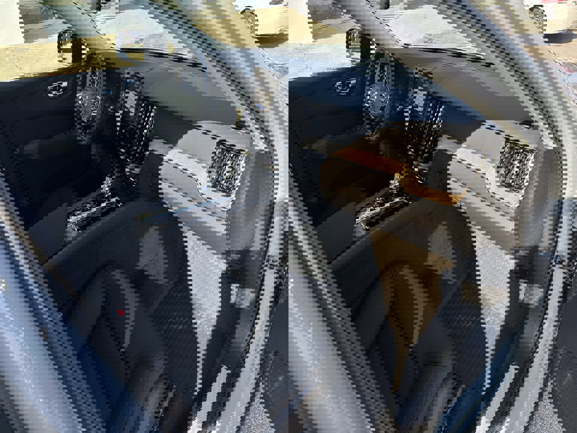 New 2026 Volvo XC60 T8 Plus w/ Protection Package Premier image 29