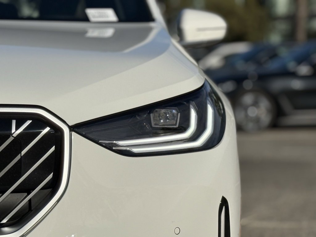 Used 2025 BMW X3 xDrive30i w/ Premium Package image 13