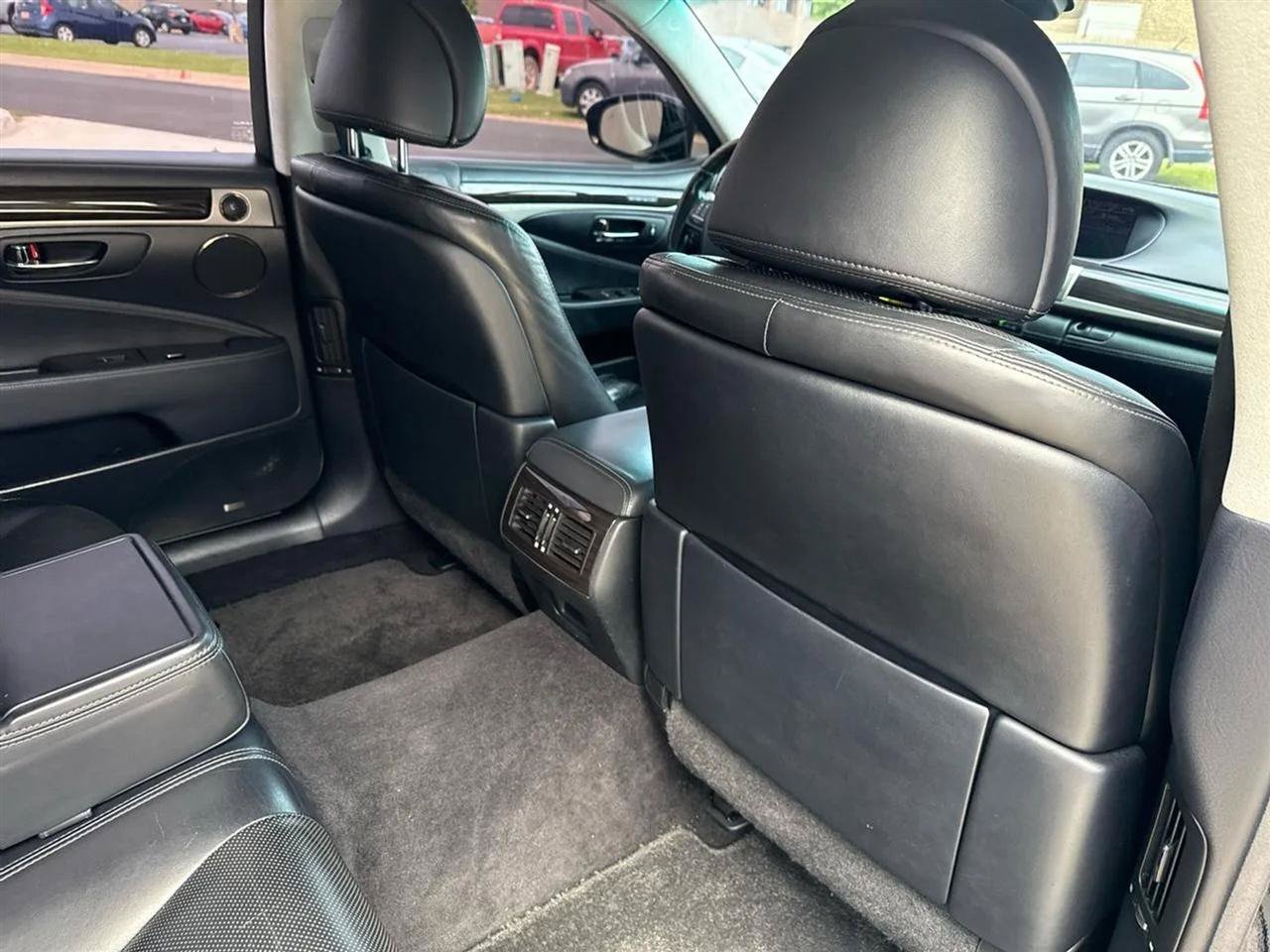 Used 2013 Lexus LS 460 L w/ Preferred Accessory Package RWD image 46