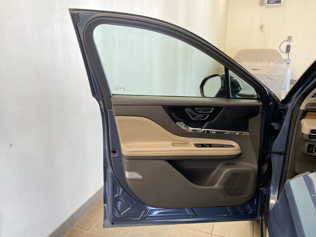 Used 2022 Lincoln Corsair Reserve w/ Equipment Group 201A AWD/4WD image 14