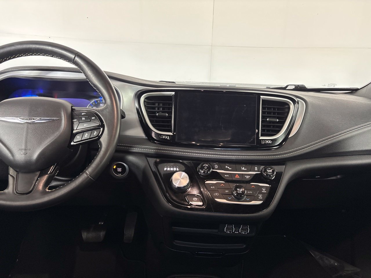Used 2021 Chrysler Pacifica Touring w/ S Appearance Package FWD image 22