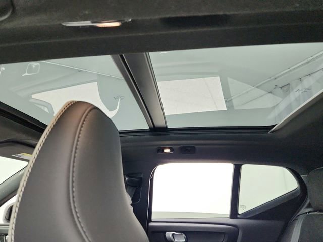 Certified 2024 Volvo XC40 Recharge Ultimate w/ Protection Package Premier image 31