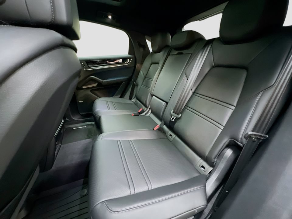 New 2026 Porsche Cayenne Coupe AWD/4WD image 24
