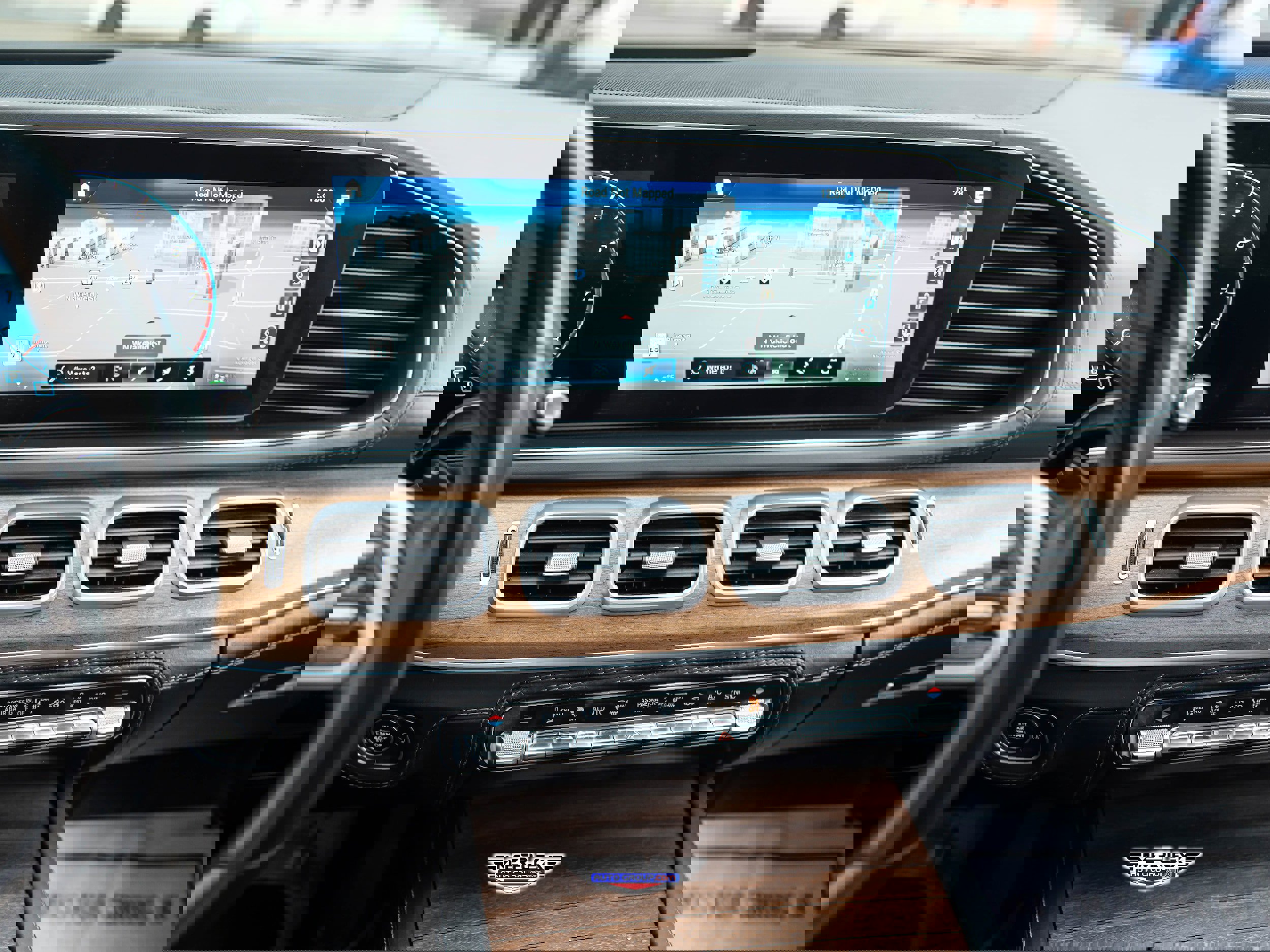 Used 2020 Mercedes-Benz GLS 450 4MATIC image 32