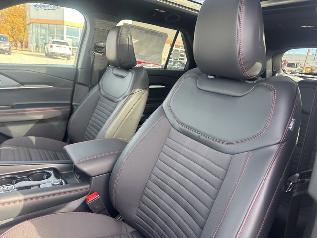 New 2026 Ford Explorer ST-Line w/ ST-Line Street Pack image 25