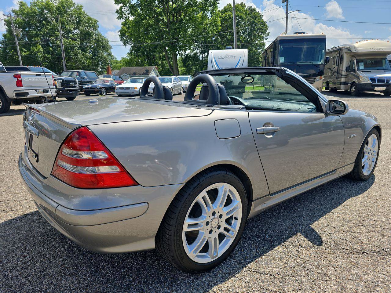 Used 2004 Mercedes-Benz SLK 320 image 2