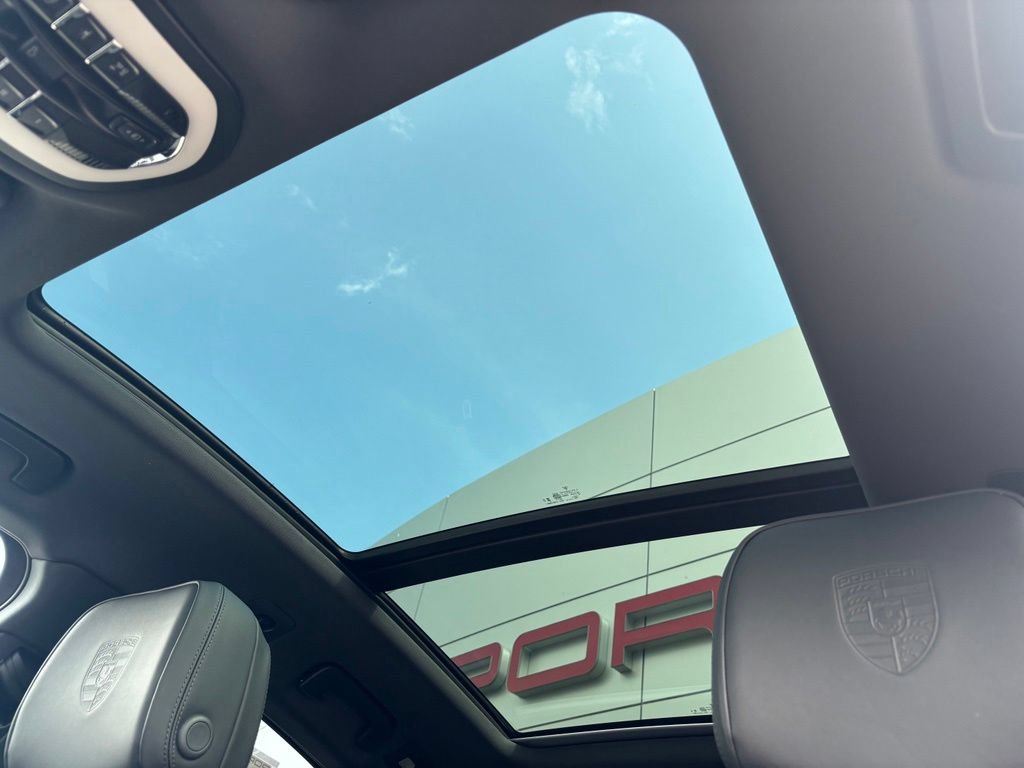 New 2026 Porsche Macan AWD/4WD image 32