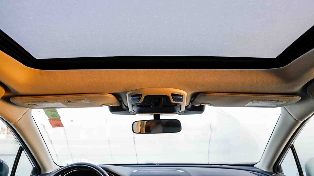 Used 2025 Subaru Outback Premium image 19