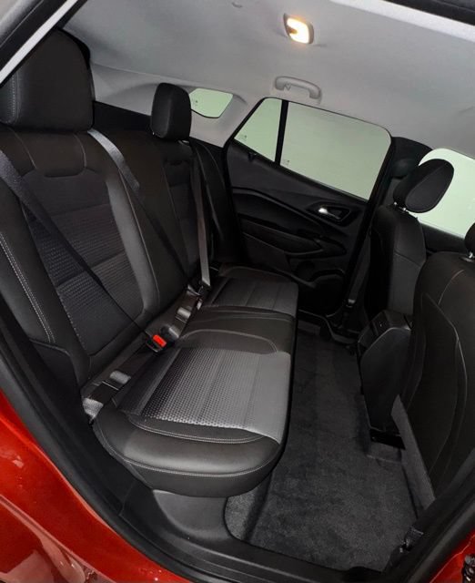 Used 2024 Chevrolet Trax LT w/ LT Convenience Package FWD image 13