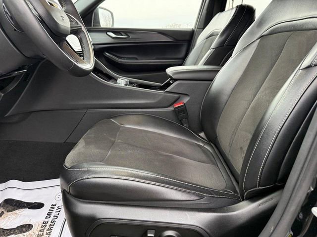 Certified 2023 Jeep Grand Cherokee L Laredo image 20