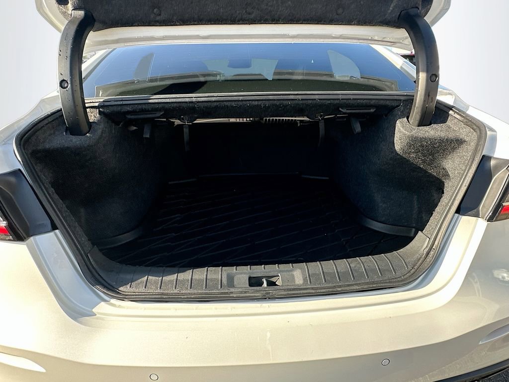 Used 2022 Nissan Maxima SR w/ Sport Mat Group image 27