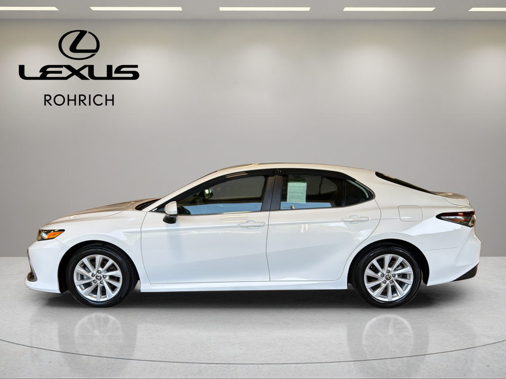 Used 2024 Toyota Camry LE FWD image 9