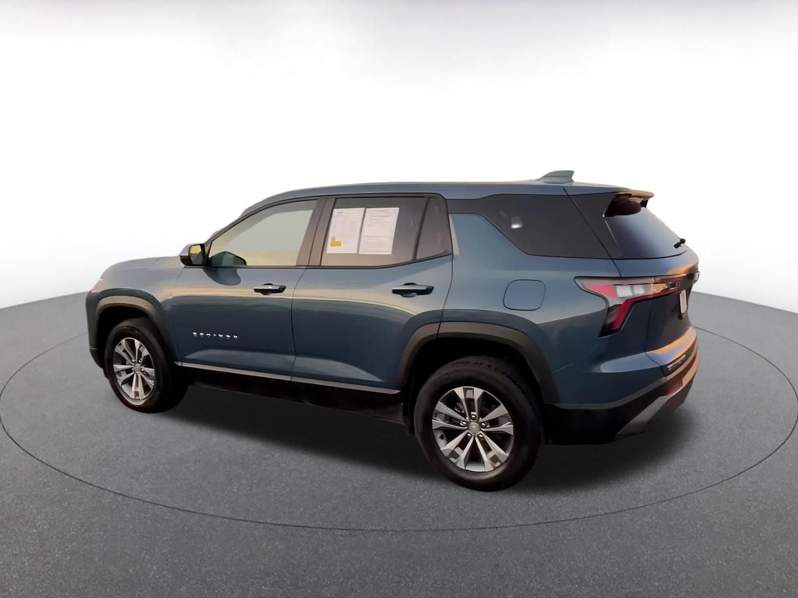 Used 2025 Chevrolet Equinox LT image 10