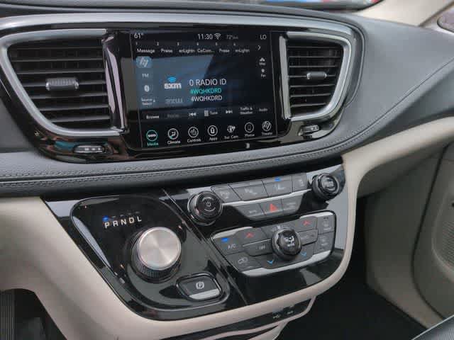 Used 2020 Chrysler Pacifica Limited w/ Advanced Safetytec Group FWD image 29