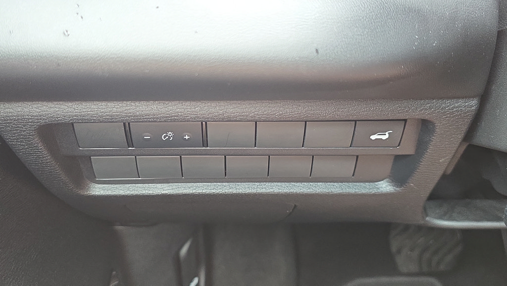 Used 2025 Mitsubishi Outlander SE FWD image 25