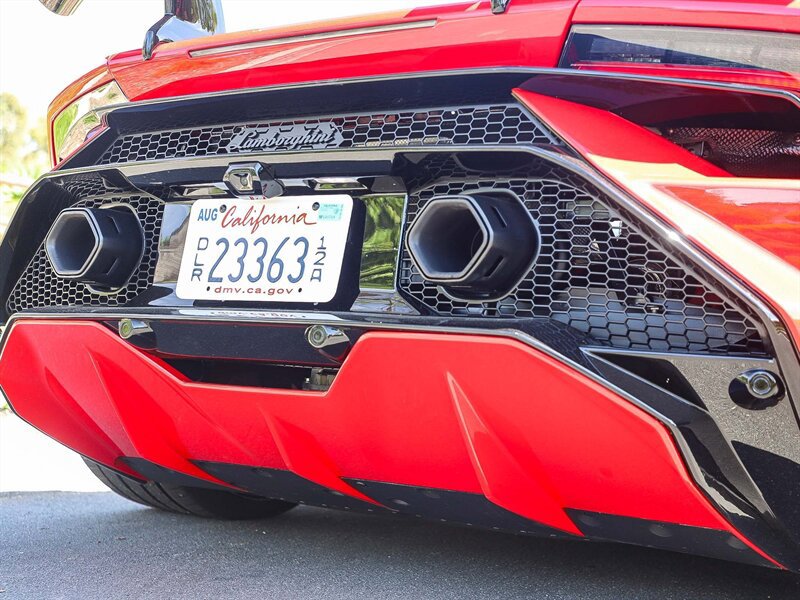 Used 2017 Lamborghini Huracan LP 580-2 image 33