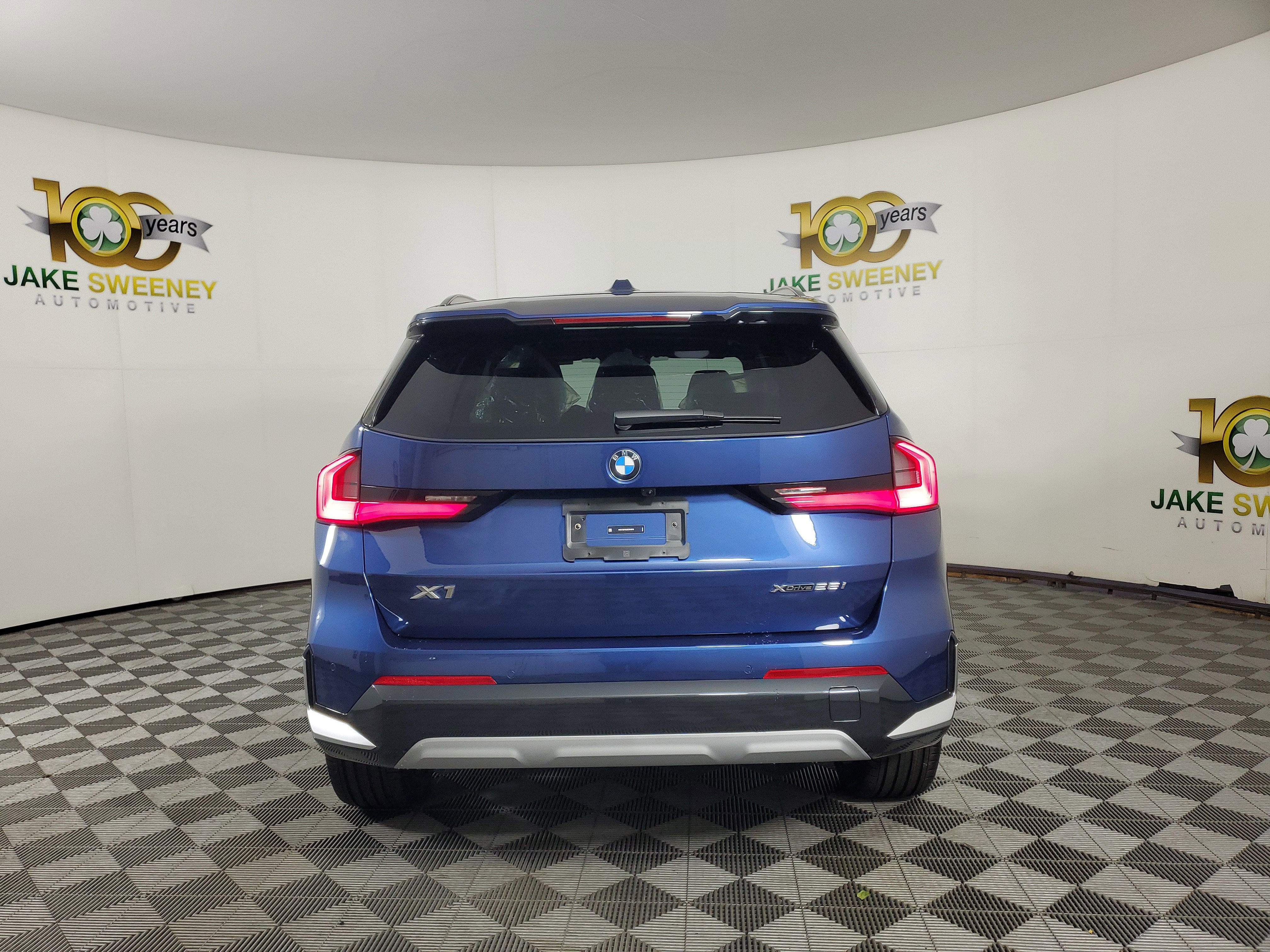 New 2025 BMW X1 xDrive28i w/ Technology Package AWD/4WD image 6