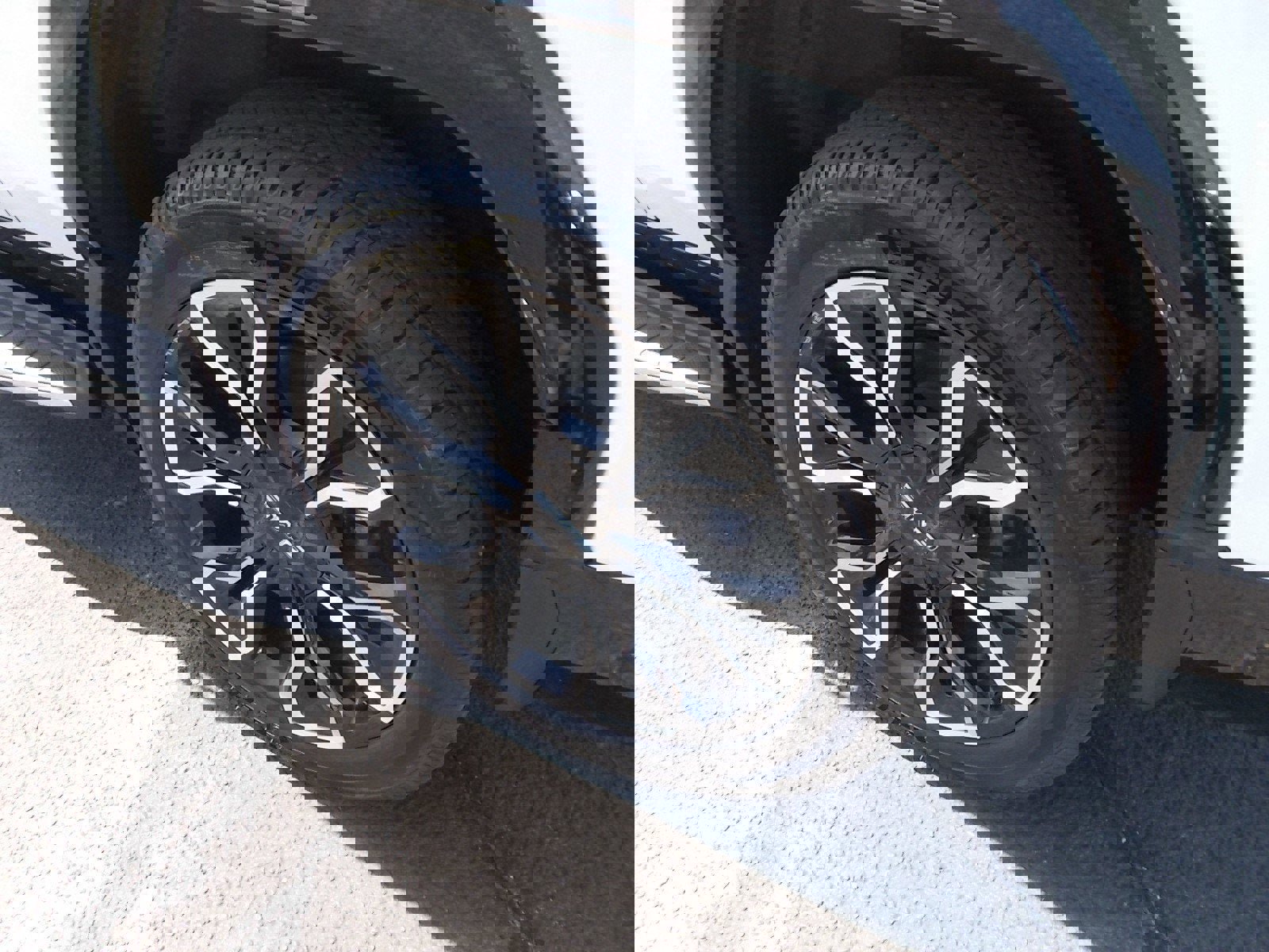 New 2025 GMC Sierra EV Denali image 12