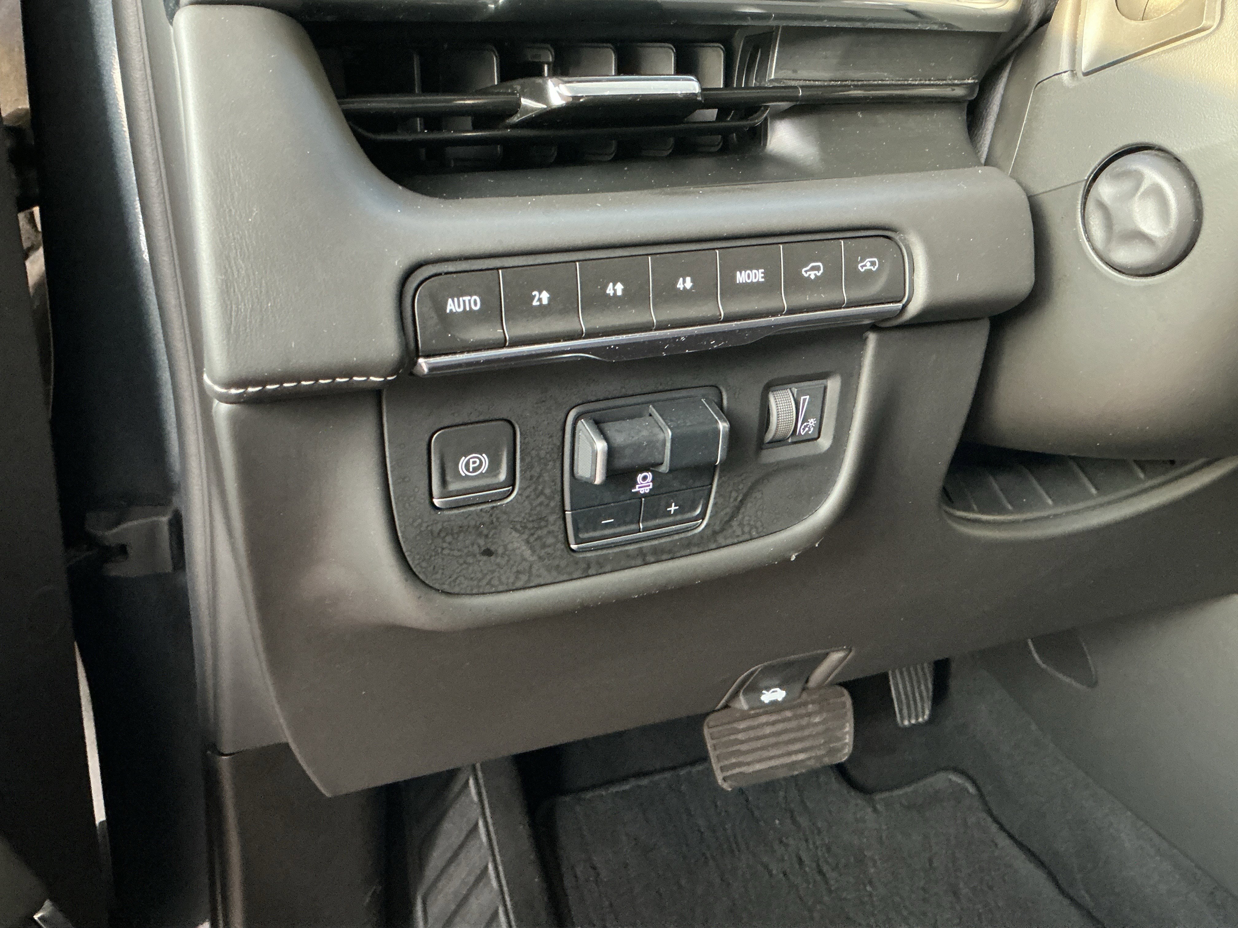 Used 2021 Cadillac Escalade ESV Sport Platinum w/ Heavy-Duty Trailer Package image 30