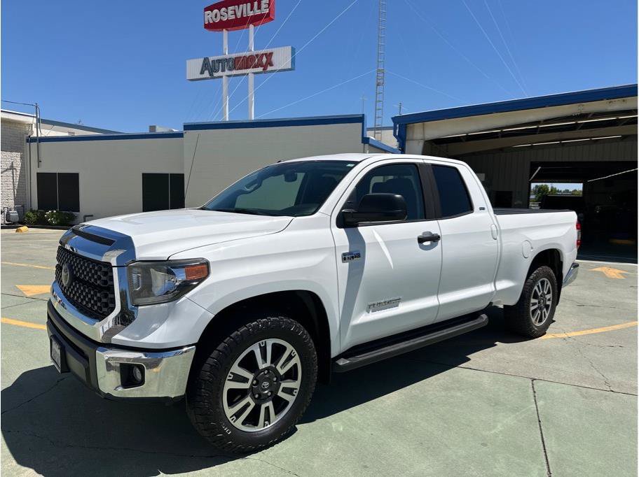 Used 2019 Toyota Tundra SR5 AWD/4WD image 1