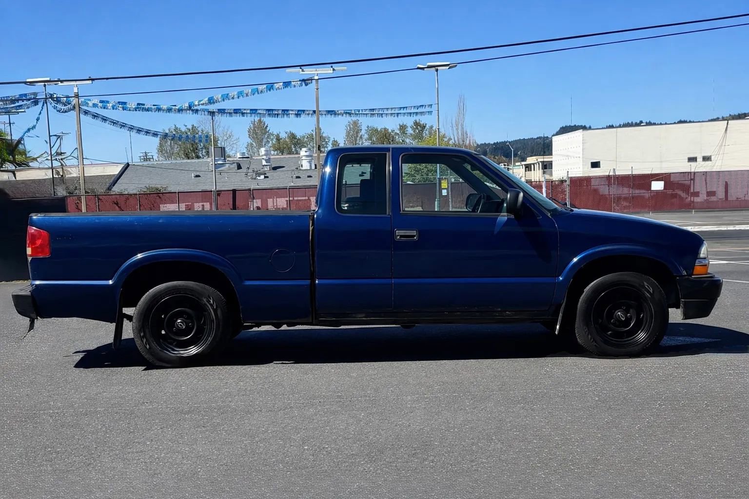 Used 2003 Chevrolet S10 Pickup 2WD Extended Cab image 3