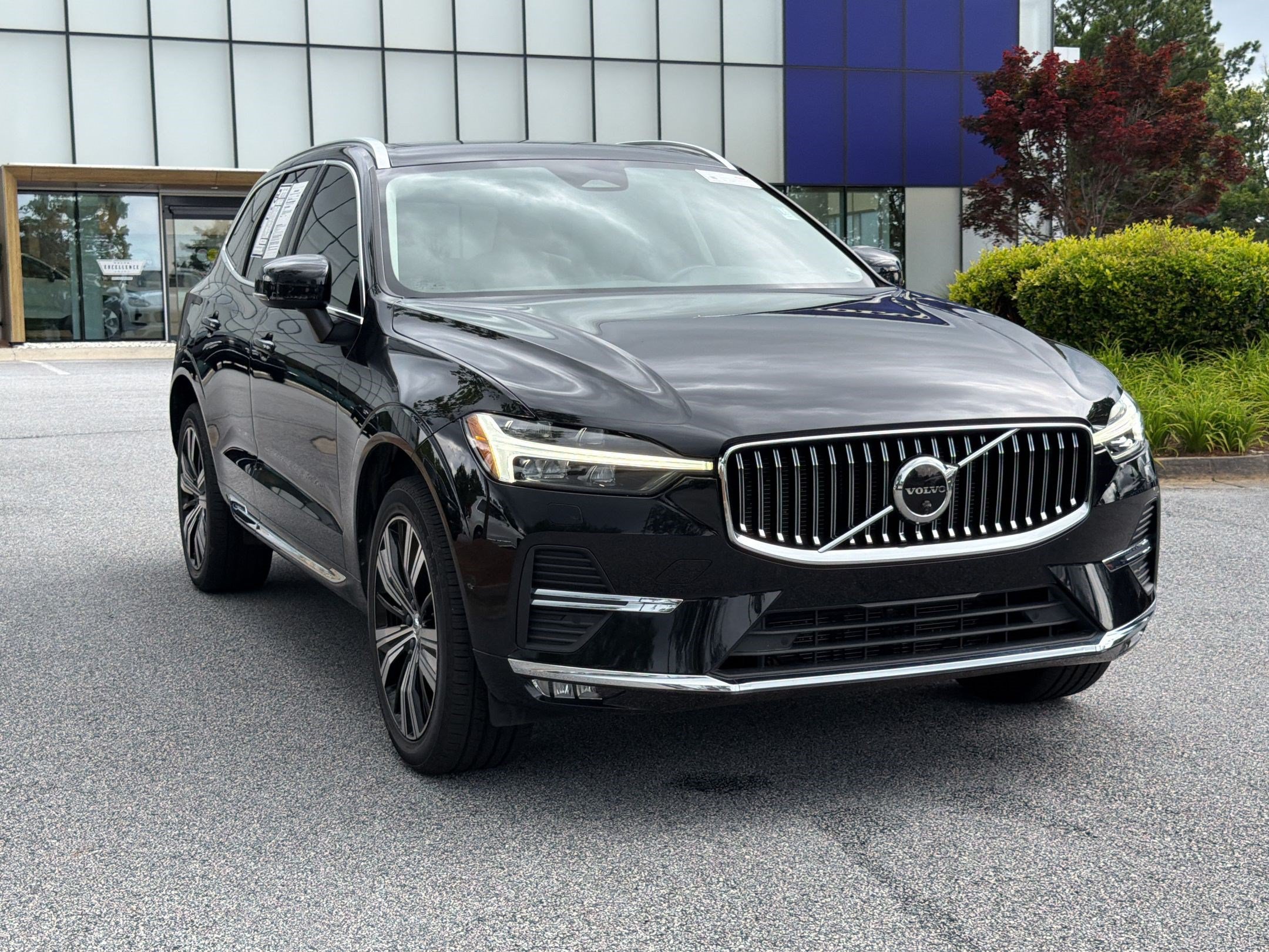 Used 2023 Volvo XC60 B5 Plus w/ Protection Package Premier FWD image 7