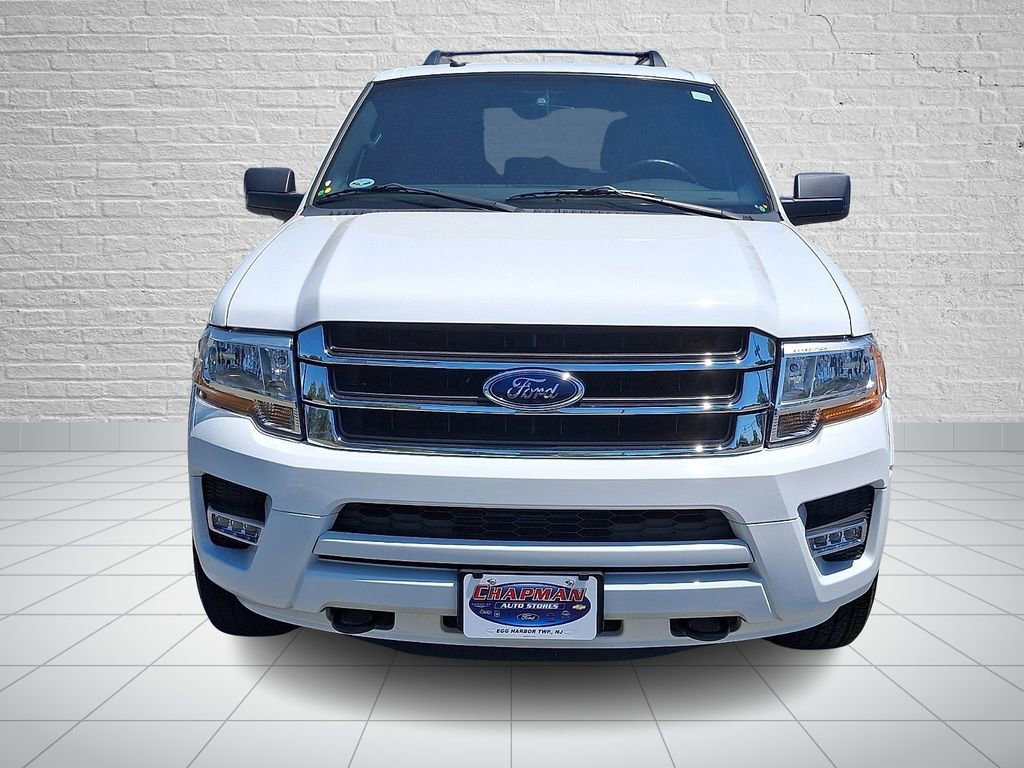 Used 2017 Ford Expedition XLT w/ Equipment Group 201A AWD/4WD image 2