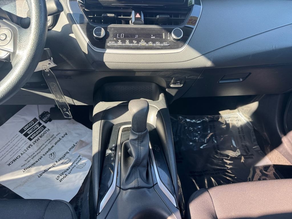 Used 2024 Toyota Corolla LE FWD image 11