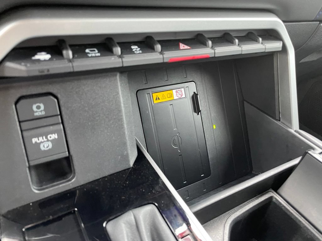 Used 2024 Toyota Sequoia Platinum AWD/4WD image 19