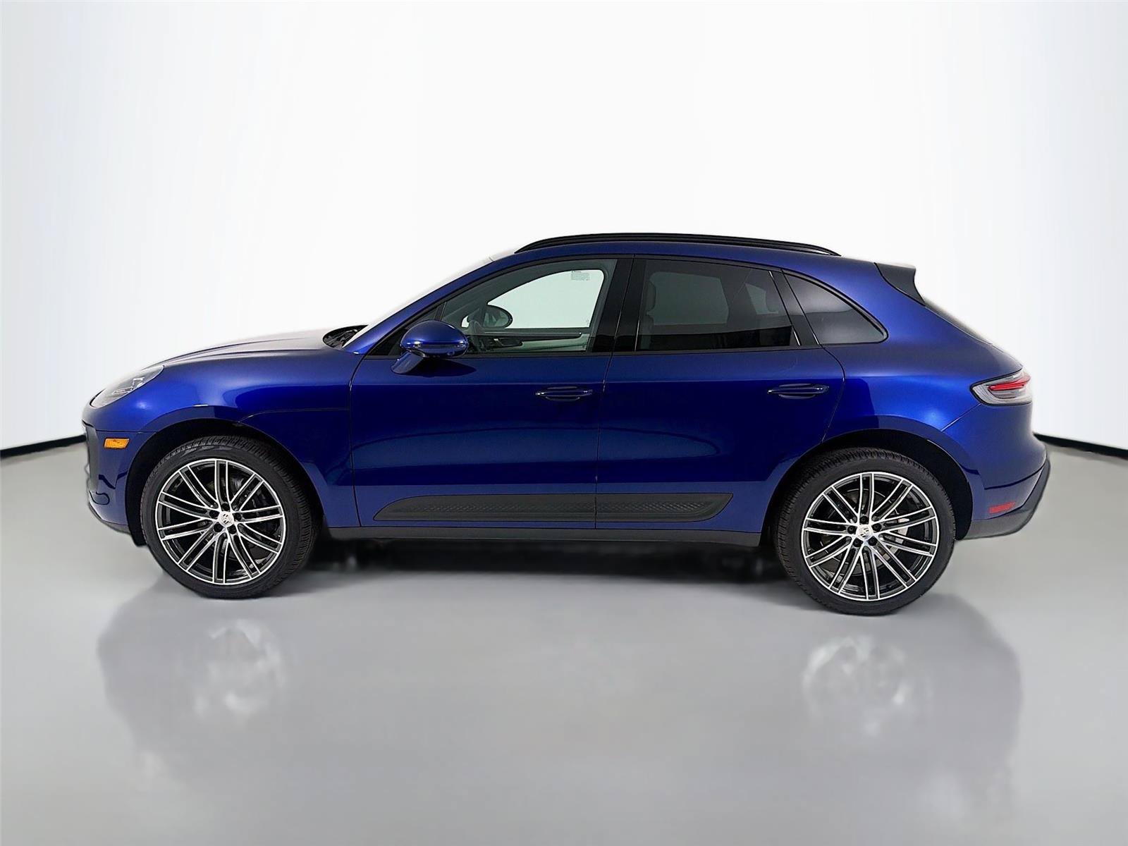 Certified 2026 Porsche Macan Turbo AWD/4WD image 2