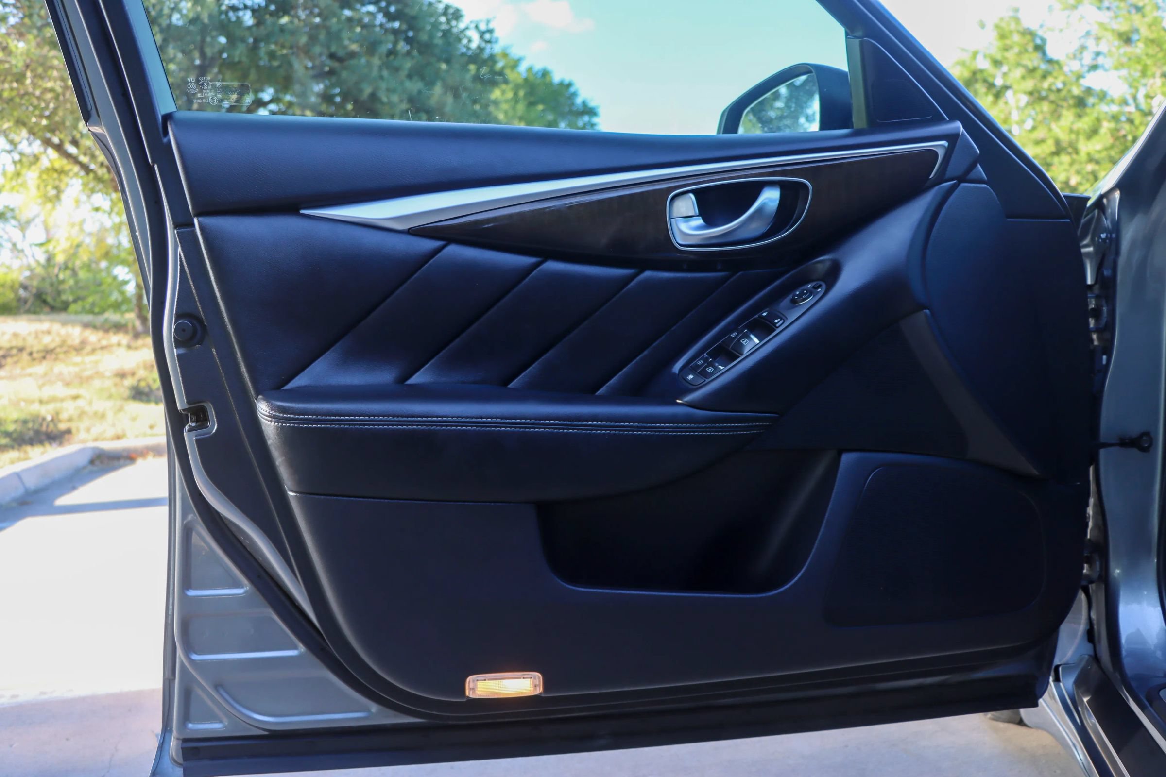Used 2018 INFINITI Q50 Luxe RWD image 13