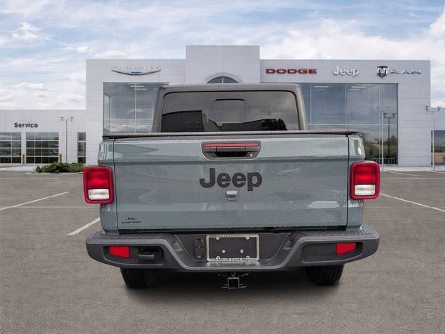 Used 2025 Jeep Gladiator Sport AWD/4WD image 4