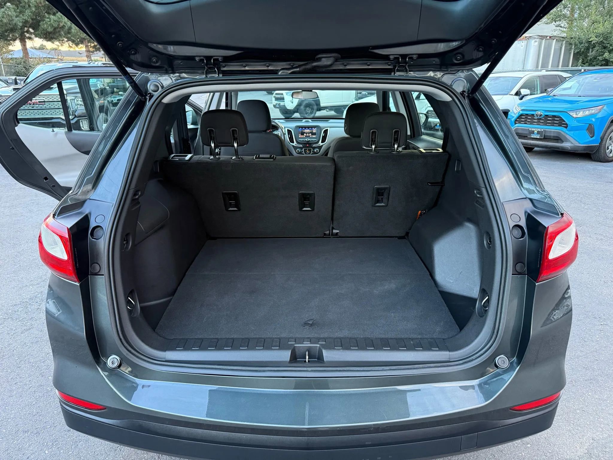 Used 2020 Chevrolet Equinox LS image 18