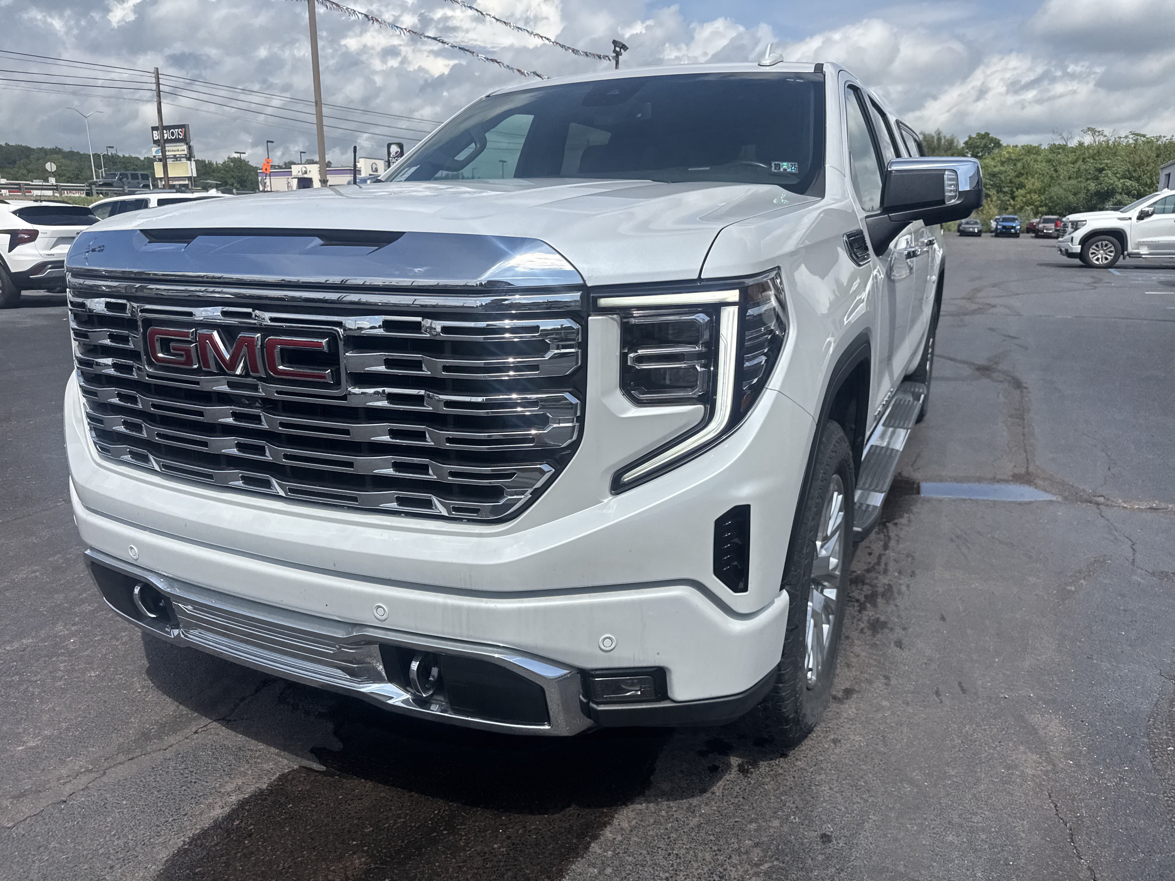 Used 2022 GMC Sierra 1500 Denali AWD/4WD image 10