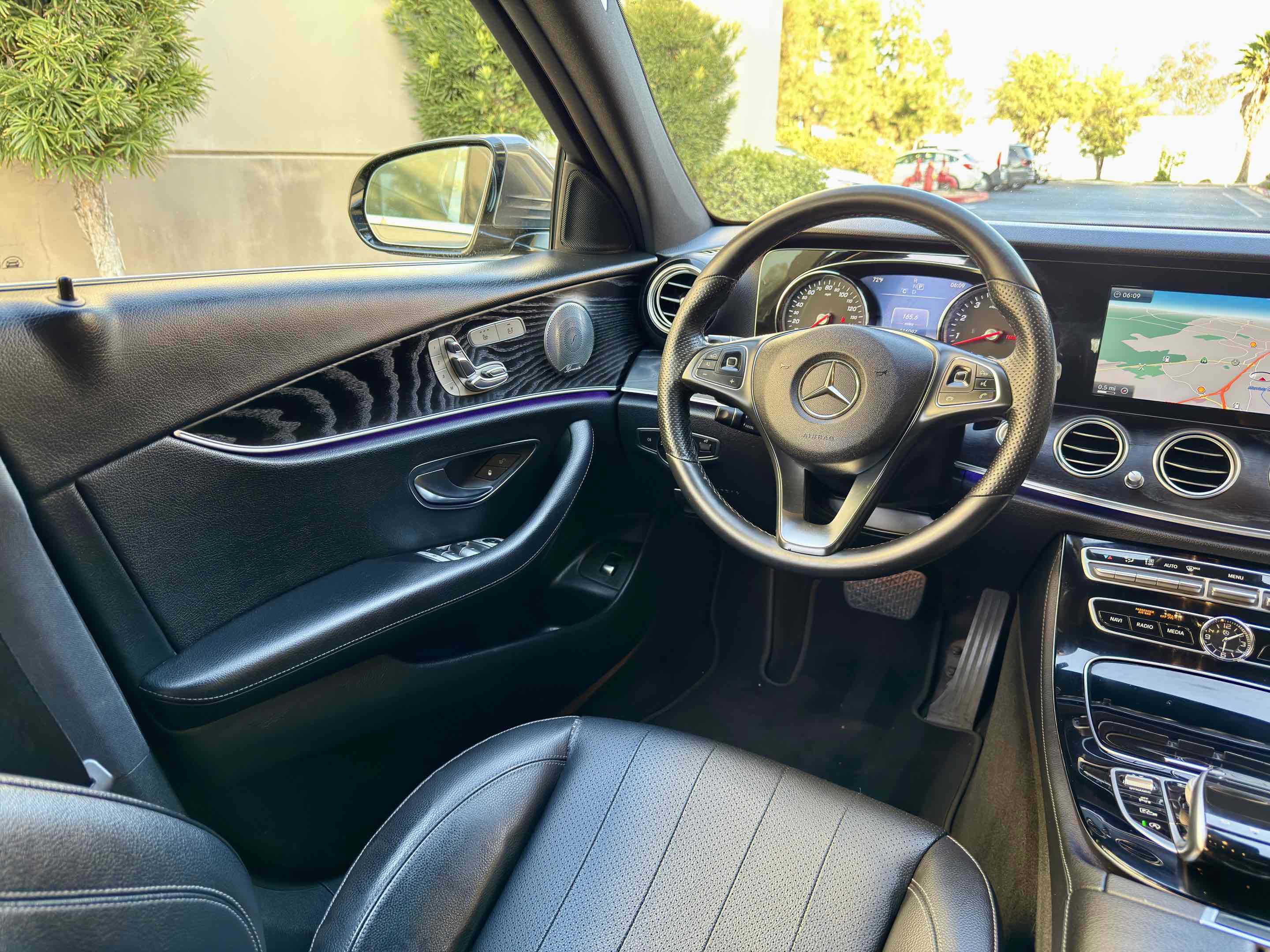 Used 2017 Mercedes-Benz E 400 4MATIC Wagon image 31