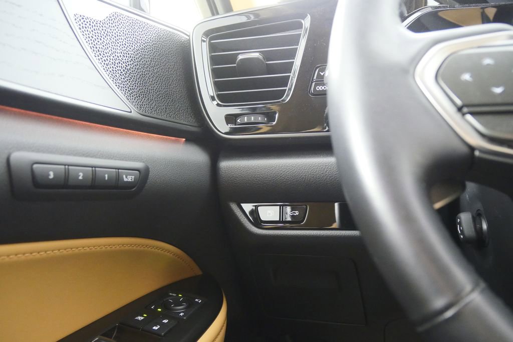 Used 2024 Lexus NX 300h AWD w/ Luxury Package image 21